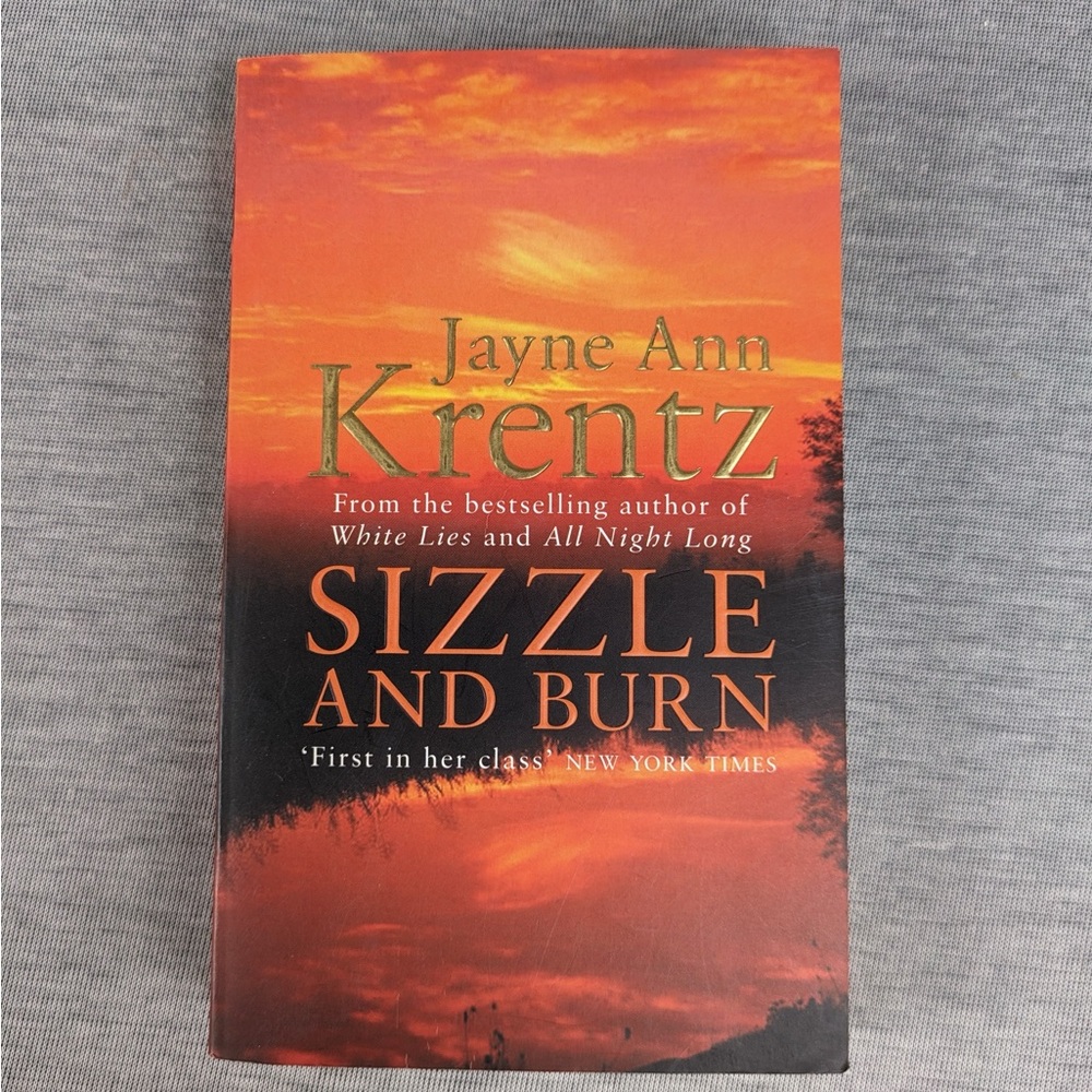 Jayne Ann Krentz: Sizzle and Burn- Arcane Society Book #3 (Paperback)